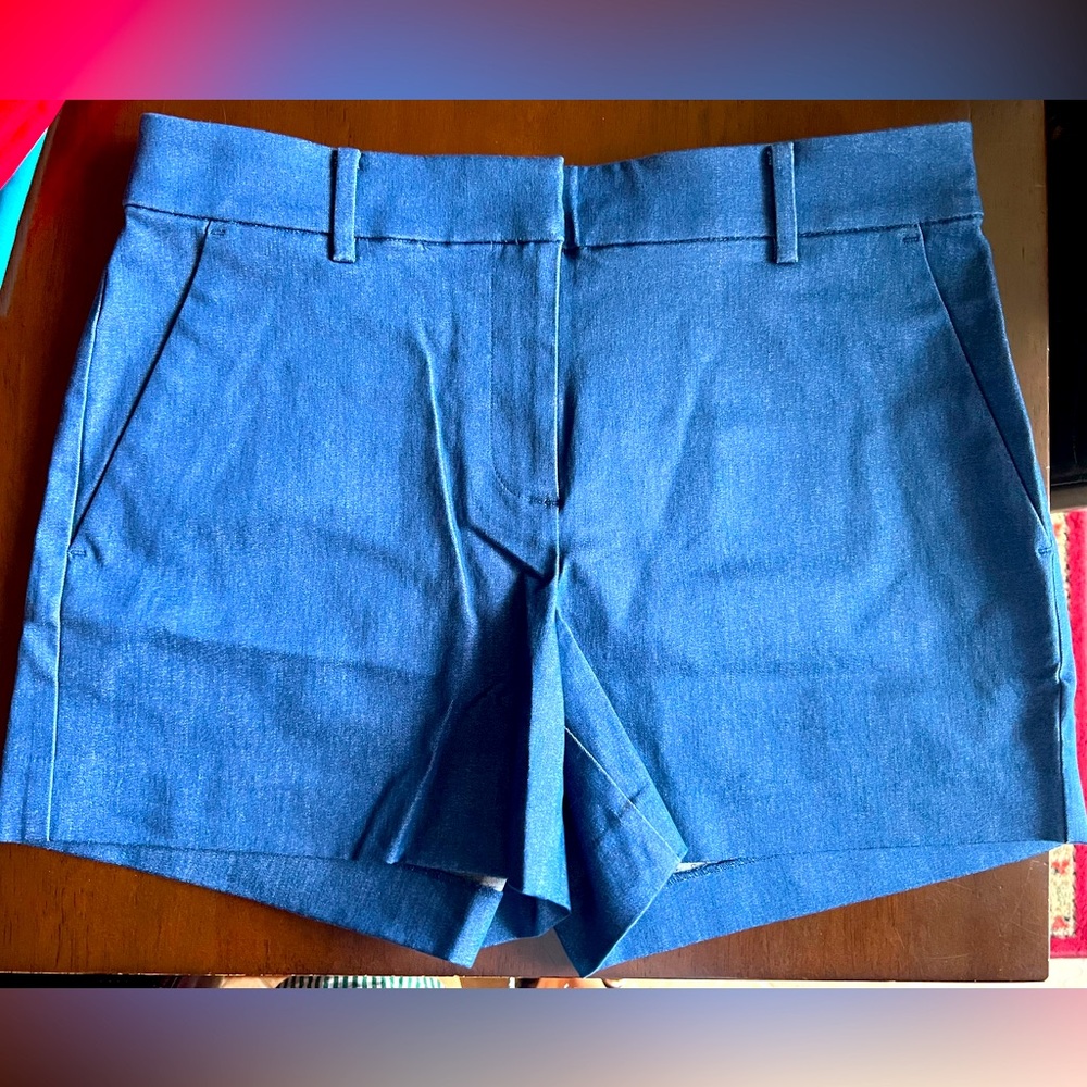 LOFT The Riviera Short in Size 4 - NWT -  Sky Chambray